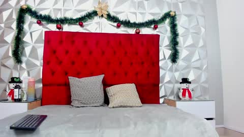 Snapshot of sweetlauren19 chatting on December 31, 2024, 5:22 am Lauren online show from December 31, 2024, 5:22 am