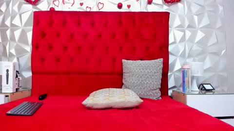 Snapshot of sweetlauren19 chatting on February 25, 2025, 8:14 am Lauren online show from February 25, 2025, 8:14 am