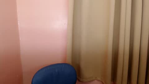 Snapshot of sweetleah_1998 chatting on January 3, 2025, 10:41 am Leah online show from January 3, 2025, 10:41 am