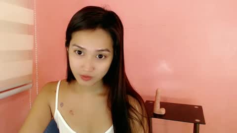 Snapshot of sweetleah_1998 chatting on January 21, 2025, 3:04 am Leah online show from January 21, 2025, 3:04 am