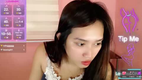 Snapshot of sweetleah_1998 chatting on March 2, 2025, 3:24 am Leah online show from March 2, 2025, 3:24 am