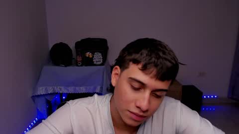 Snapshot of sweetlian_04 chatting on December 5, 2024, 5:15 am Lian online show from December 5, 2024, 5:15 am