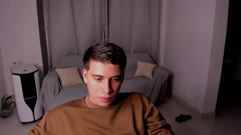 Snapshot of sweetlian_04 chatting on February 19, 2025, 9:17 am Lian online show from February 19, 2025, 9:17 am