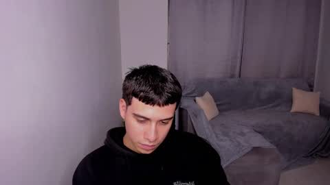 Snapshot of sweetlian_04 chatting on February 24, 2025, 5:00 am Lian online show from February 24, 2025, 5:00 am