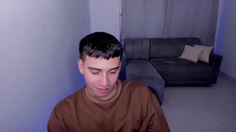 Snapshot of sweetlian_04 chatting on March 10, 2025, 5:54 am Lian online show from March 10, 2025, 5:54 am