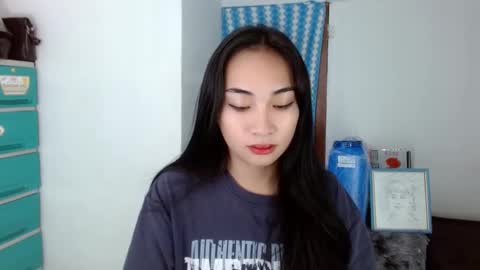 Snapshot of sweetlilly_18 chatting on December 7, 2024, 10:12 am Lilly online show from December 7, 2024, 10:12 am