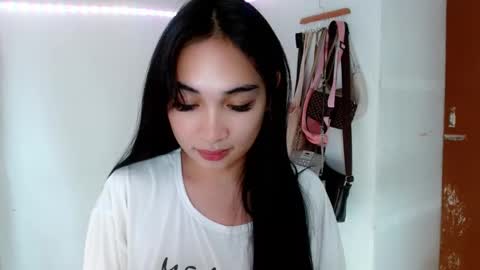 Snapshot of sweetlilly_18 chatting on February 18, 2025, 2:38 pm Lilly online show from February 18, 2025, 2:38 pm