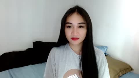 Snapshot of sweetlilly_18 chatting on February 21, 2025, 4:07 am Lilly online show from February 21, 2025, 4:07 am