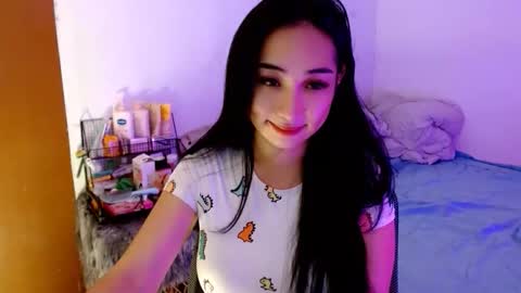 Snapshot of sweetlilly_18 chatting on November 1, 2025, 3:30 am Lilly online show from November 1, 2025, 3:30 am