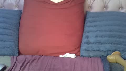 sweetmellowx1 online show from February 18, 2025, 4:26 pm