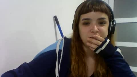 sweetmoonns2 online show from October 19, 2025, 1:17 am