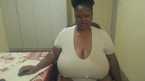 Snapshot of sweetnoziexxx chatting on January 29, 2025, 8:40 am sweetnoziexxx online show from January 29, 2025, 8:40 am