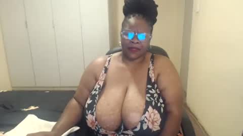 Snapshot of sweetnoziexxx chatting on February 21, 2025, 7:01 am sweetnoziexxx online show from February 21, 2025, 7:01 am