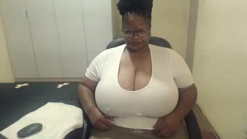 Snapshot of sweetnoziexxx chatting on February 26, 2025, 7:31 am sweetnoziexxx online show from February 26, 2025, 7:31 am