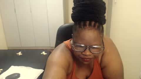 Snapshot of sweetnoziexxx chatting on February 27, 2025, 8:17 am sweetnoziexxx online show from February 27, 2025, 8:17 am