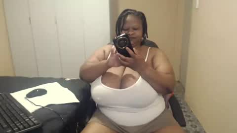 Snapshot of sweetnoziexxx chatting on October 11, 2025, 6:34 am sweetnoziexxx online show from October 11, 2025, 6:34 am