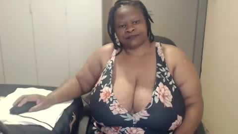 Snapshot of sweetnoziexxx chatting on October 13, 2025, 5:51 am sweetnoziexxx online show from October 13, 2025, 5:51 am