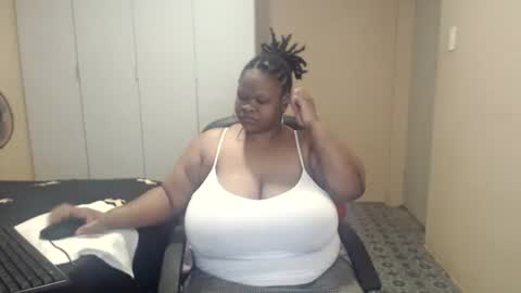 Snapshot of sweetnoziexxx chatting on November 4, 2025, 5:28 am sweetnoziexxx online show from November 4, 2025, 5:28 am
