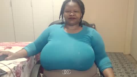 Snapshot of sweetnoziexxx chatting on November 17, 2025, 5:13 am sweetnoziexxx online show from November 17, 2025, 5:13 am