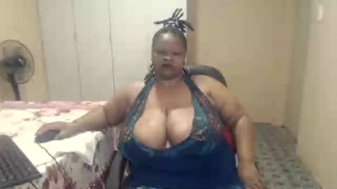 Snapshot of sweetnoziexxx chatting on November 26, 2025, 5:30 am sweetnoziexxx online show from November 26, 2025, 5:30 am