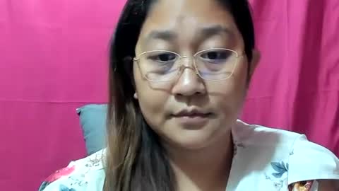 Snapshot of sweetpilipina88 chatting on December 19, 2024, 2:23 am MIA online show from December 19, 2024, 2:23 am
