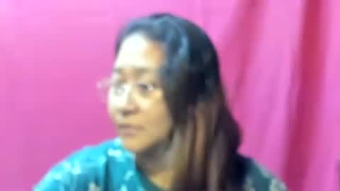 Snapshot of sweetpilipina88 chatting on December 28, 2024, 12:03 pm MIA online show from December 28, 2024, 12:03 pm