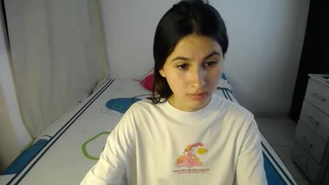 Snapshot of sweetpink1_ chatting on October 4, 2025, 11:47 pm Caro  Lily online show from October 4, 2025, 11:47 pm