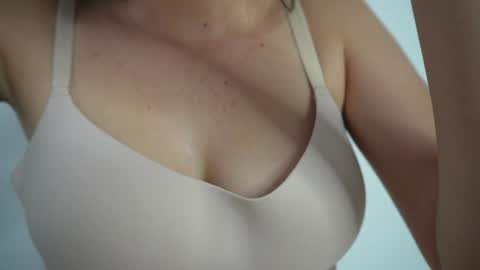 Snapshot of sweetpussyhot_ chatting on February 5, 2025, 8:25 pm Hello Welcome Im here from WEDNESDAY to SUNDAY 430am to 830am and 3 to 7 timeMONDAY and TUESDAY i rest online show from February 5, 2025, 8:25 pm
