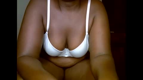 sweetrenne online show from March 11, 2025, 12:33 am