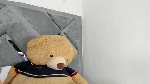 sweetsalome_01 online show from November 5, 2025, 11:32 am