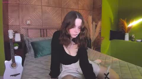 Snapshot of sweetshy_ chatting on September 12, 2025, 1:44 pm Alice online show from September 12, 2025, 1:44 pm