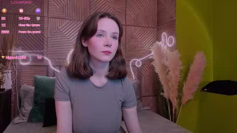 Snapshot of sweetshy_ chatting on October 4, 2025, 2:04 pm Alice online show from October 4, 2025, 2:04 pm