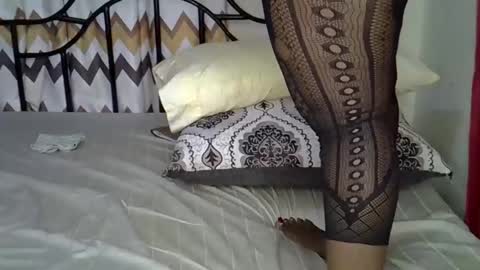 sweetsoul2 online show from September 14, 2025, 3:27 am