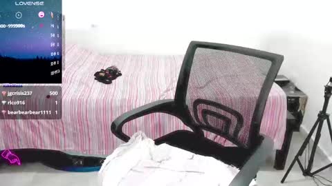 Snapshot of sweetsquirtx23 chatting on February 17, 2025, 5:36 am lili online show from February 17, 2025, 5:36 am