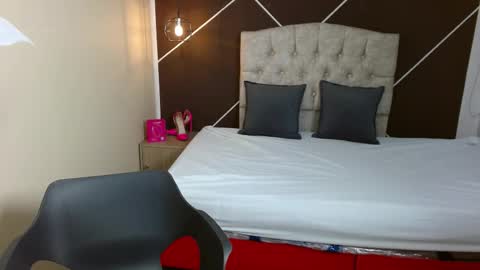 Snapshot of sweettscarlet chatting on September 22, 2025, 11:23 am Scarlet online show from September 22, 2025, 11:23 am