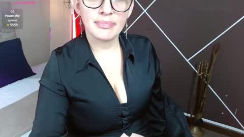 Snapshot of sweettscarlet chatting on October 17, 2025, 11:24 am Scarlet online show from October 17, 2025, 11:24 am