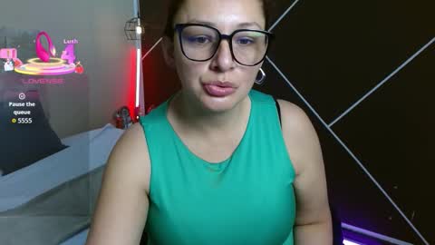 Snapshot of sweettscarlet chatting on October 21, 2025, 11:55 am Scarlet online show from October 21, 2025, 11:55 am