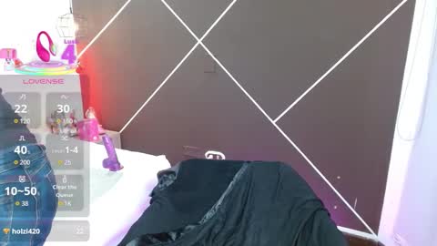 Snapshot of sweettscarlet chatting on October 22, 2025, 11:43 am Scarlet online show from October 22, 2025, 11:43 am