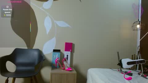 Snapshot of sweettscarlet chatting on November 20, 2025, 11:43 am Scarlet online show from November 20, 2025, 11:43 am