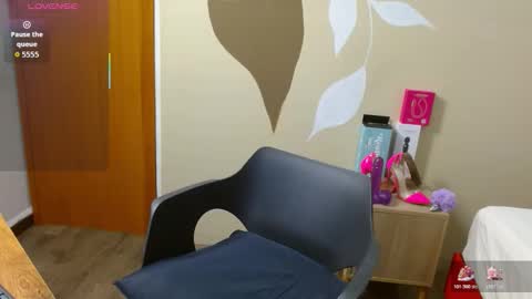 Snapshot of sweettscarlet chatting on November 22, 2025, 11:31 am Scarlet online show from November 22, 2025, 11:31 am