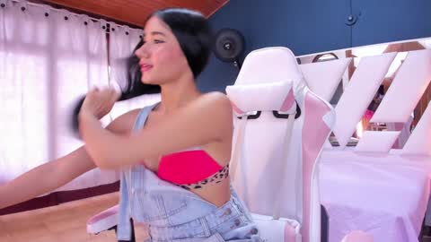 Snapshot of sweettyalondra chatting on January 23, 2025, 6:56 pm ALONDRA online show from January 23, 2025, 6:56 pm