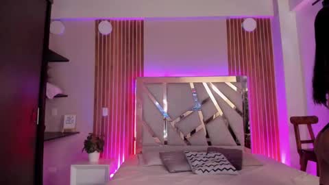 Snapshot of sweetviolet___ chatting on September 17, 2025, 12:29 pm sweetviolet___ online show from September 17, 2025, 12:29 pm