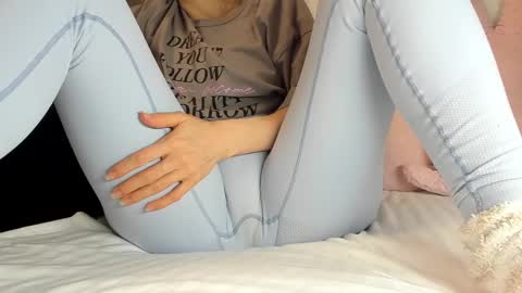Snapshot of sweety_cum chatting on January 22, 2025, 11:21 pm Mia online show from January 22, 2025, 11:21 pm