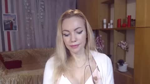 Sweety friend online show from February 13, 2025, 7:42 pm