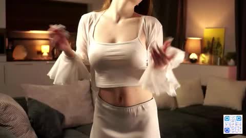 Snapshot of sweety_xis chatting on December 1, 2025, 9:03 am Bella . online show from December 1, 2025, 9:03 am