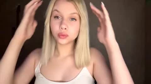 Kate online show from December 20, 2025, 3:41 pm