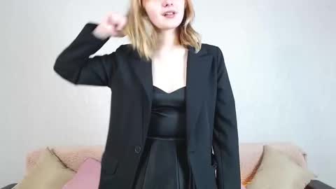 Stacy online show from December 14, 2025, 2:00 pm