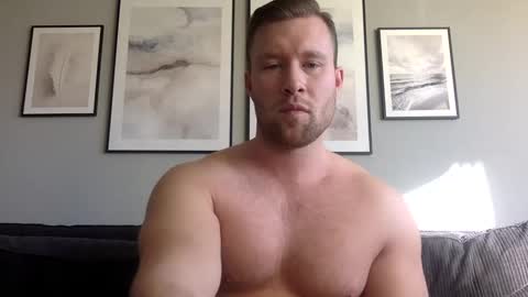 Snapshot of swekingxx chatting on February 18, 2025, 1:33 pm swekingxx online show from February 18, 2025, 1:33 pm