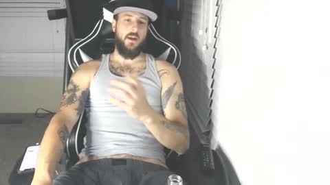 Snapshot of swoozy_ chatting on October 7, 2025, 12:30 am swoozy_ online show from October 7, 2025, 12:30 am