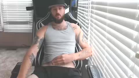 Snapshot of swoozy_ chatting on October 10, 2025, 5:01 pm swoozy_ online show from October 10, 2025, 5:01 pm